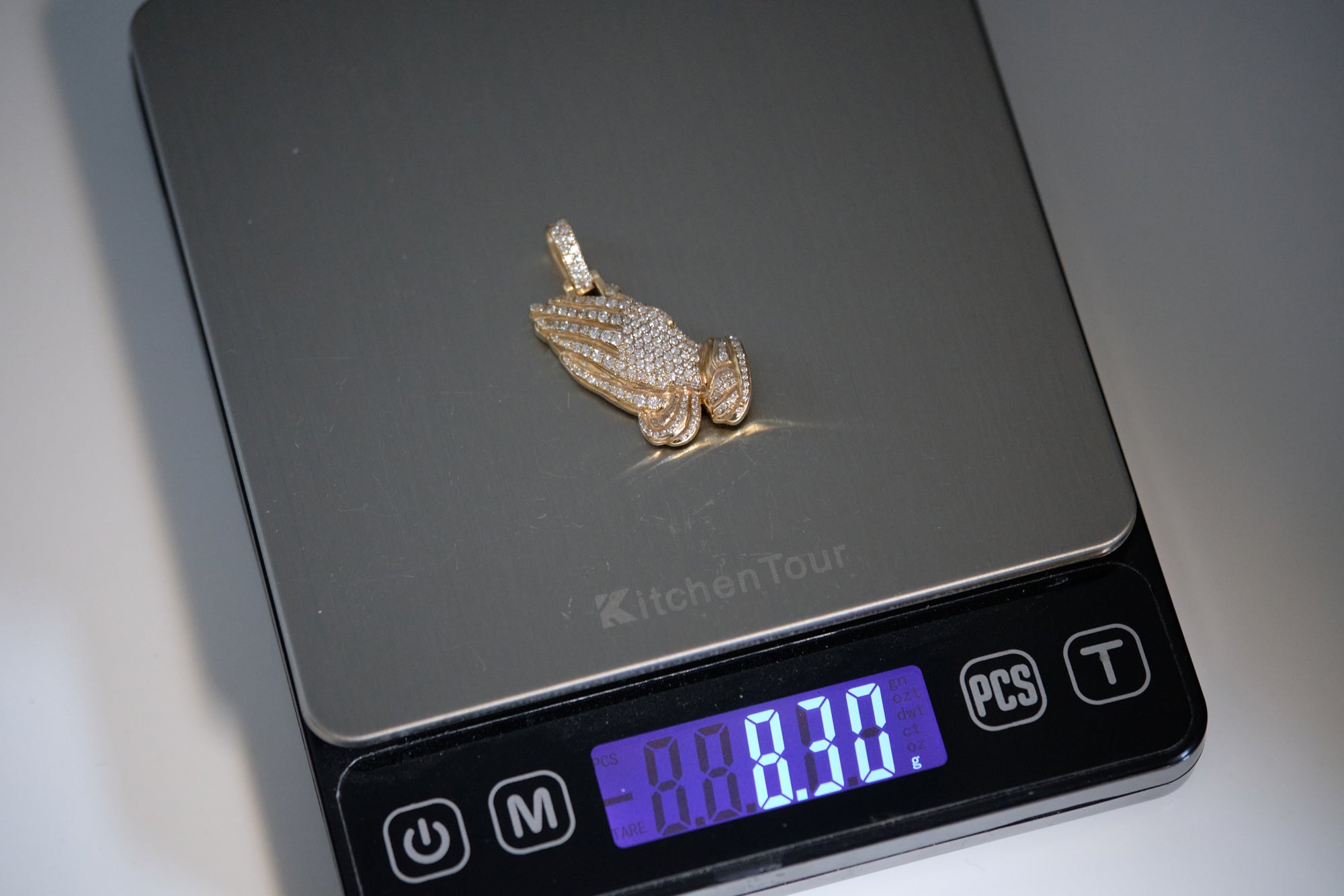 pendant prayer hands yellow gold